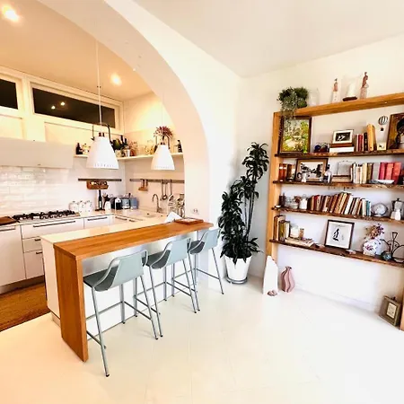 לינה וארוחת בוקר Casa Maddy